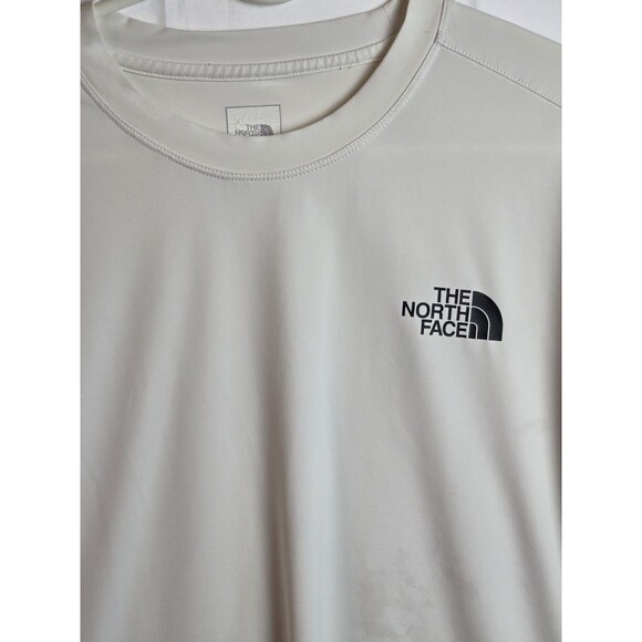 The North Face Men's Large White Short Sleeve T-shirt with Flaws - Picture 2 of 9